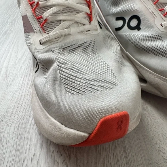 ON Running Cloudsurfer Next -?Men's White Athletic Shoes - Picture 6 of 9